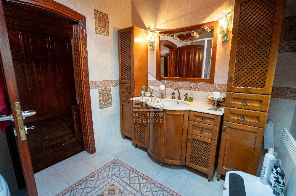 Datça Reşadiye'de 1.085m2 Arsa Paylı 7+2 Havuzlu Çiftlik Evi