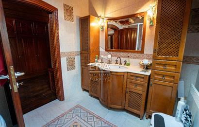 Datça Reşadiye'de 1.085m2 Arsa Paylı 7+2 Havuzlu Çiftlik Evi