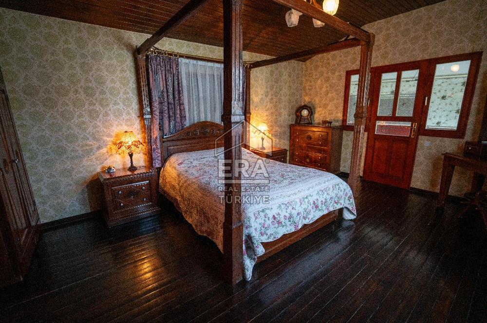 Datça Reşadiye'de 1.085m2 Arsa Paylı 7+2 Havuzlu Çiftlik Evi