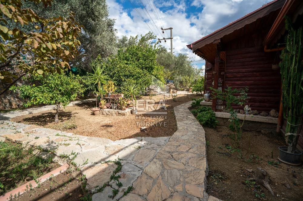 Datça Reşadiye'de 1.085m2 Arsa Paylı 7+2 Havuzlu Çiftlik Evi