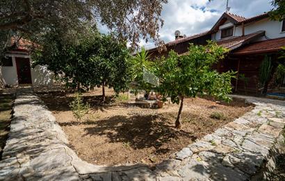 Datça Reşadiye'de 1.085m2 Arsa Paylı 7+2 Havuzlu Çiftlik Evi