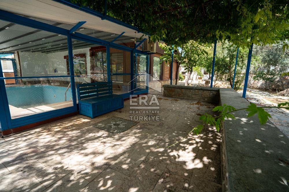 Datça Reşadiye'de 1.085m2 Arsa Paylı 7+2 Havuzlu Çiftlik Evi
