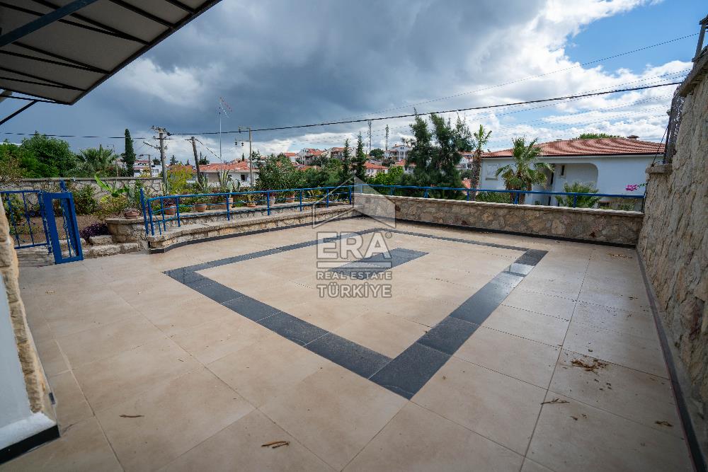 Datça Merkezde Deniz Manzaralı 277 M2 Tripleks Villa Ve Dükkan