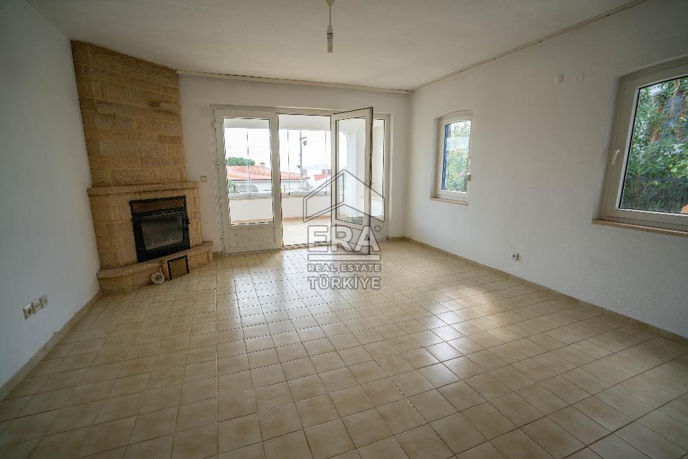 Datça Merkezde Deniz Manzaralı 277 M2 Tripleks Villa Ve Dükkan