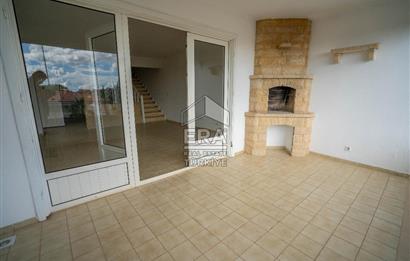 Datça Merkezde Deniz Manzaralı 277 M2 Tripleks Villa Ve Dükkan