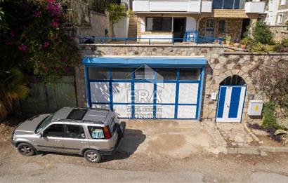 Datça Merkezde Deniz Manzaralı 277 M2 Tripleks Villa Ve Dükkan