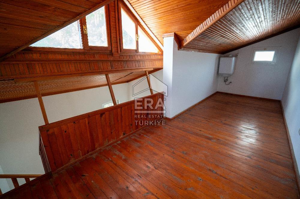 Datça Merkezde Deniz Manzaralı 277 M2 Tripleks Villa Ve Dükkan