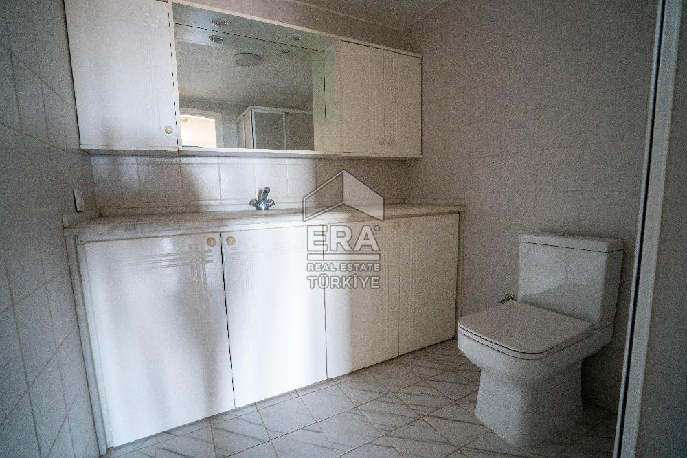 Datça Merkezde Deniz Manzaralı 277 M2 Tripleks Villa Ve Dükkan
