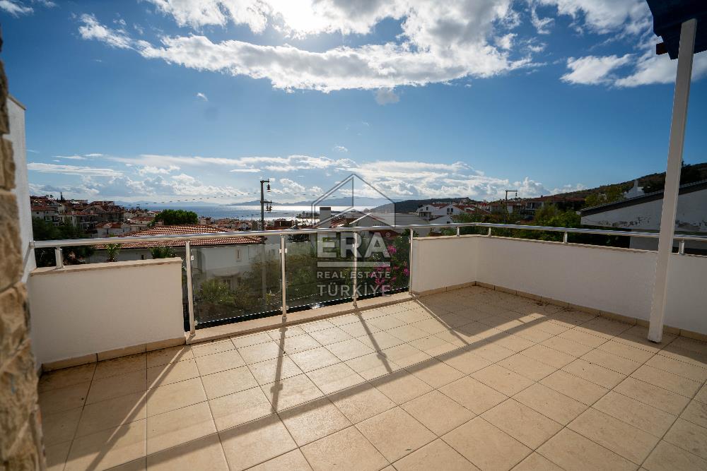 Datça Merkezde Deniz Manzaralı 277 M2 Tripleks Villa Ve Dükkan