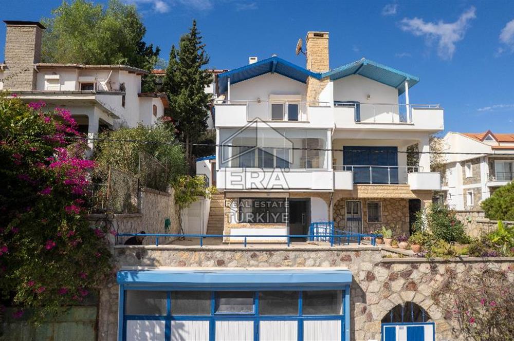 Datça Merkezde Deniz Manzaralı 277 M2 Tripleks Villa Ve Dükkan