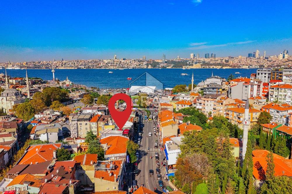 ÜSKÜDAR SELMANİ PAK CADDESİNE CEPHELİ KOMPLE SATILIK BİNA