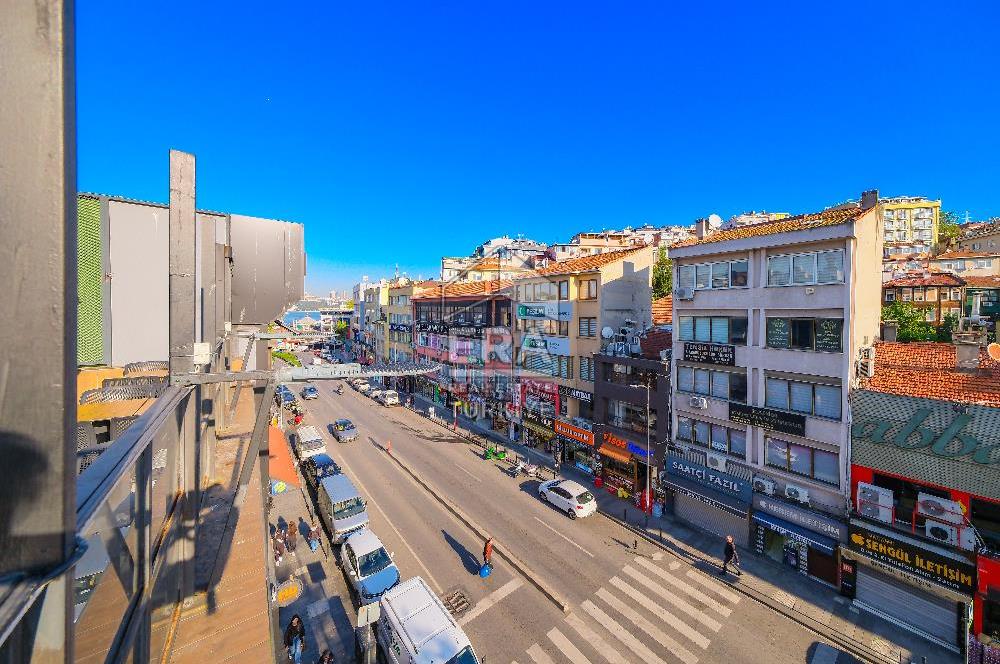 ÜSKÜDAR SELMANİ PAK CADDESİNE CEPHELİ KOMPLE SATILIK BİNA