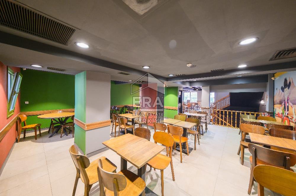ÜSKÜDAR SELMANİ PAK CADDESİNE CEPHELİ KOMPLE SATILIK BİNA