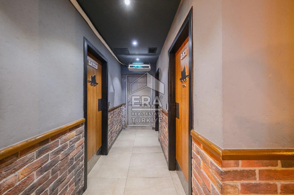 ÜSKÜDAR SELMANİ PAK CADDESİNE CEPHELİ KOMPLE SATILIK BİNA
