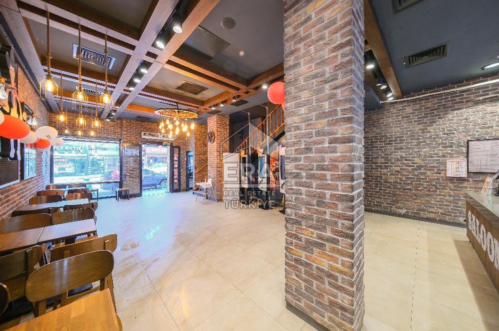 ÜSKÜDAR SELMANİ PAK CADDESİNE CEPHELİ KOMPLE SATILIK BİNA