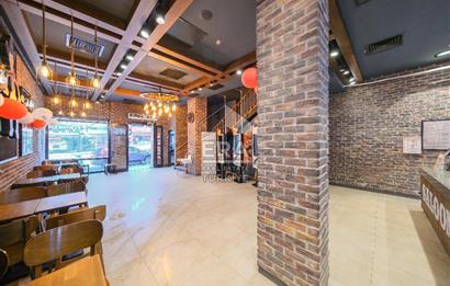 ÜSKÜDAR SELMANİ PAK CADDESİNE CEPHELİ KOMPLE SATILIK BİNA