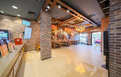 ÜSKÜDAR SELMANİ PAK CADDESİNE CEPHELİ KOMPLE SATILIK BİNA