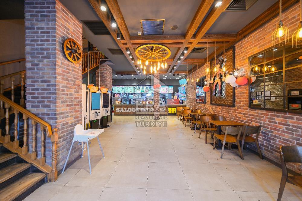 ÜSKÜDAR SELMANİ PAK CADDESİNE CEPHELİ KOMPLE SATILIK BİNA