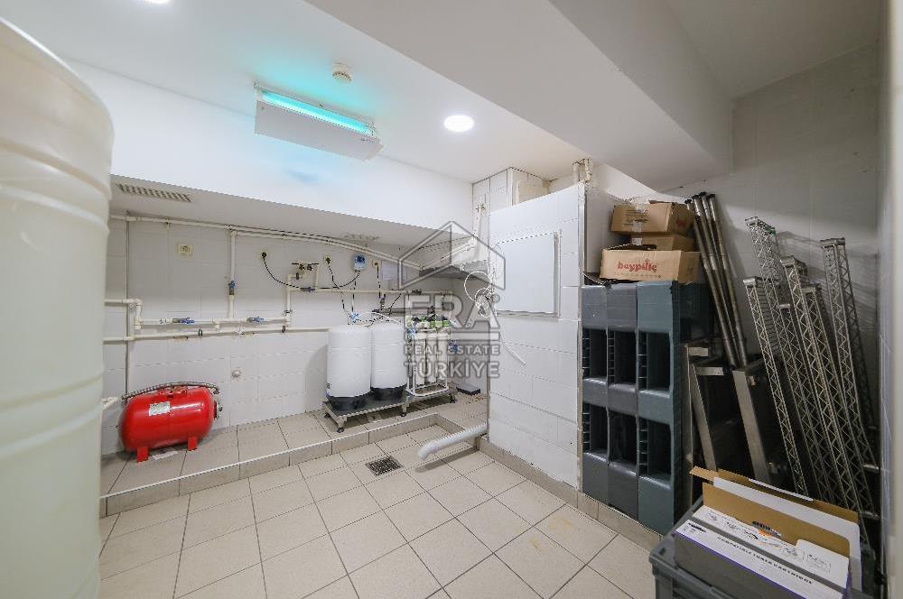 ÜSKÜDAR SELMANİ PAK CADDESİNE CEPHELİ KOMPLE SATILIK BİNA