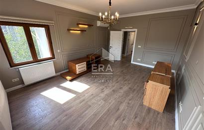 Zekeriyaköy Çarşıda Komple Yenilenmiş 2+1 Ofis Dairesi