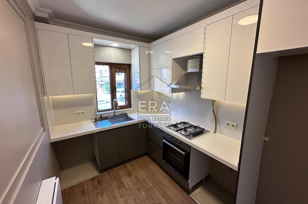 Zekeriyaköy Çarşıda Komple Yenilenmiş 2+1 Ofis Dairesi