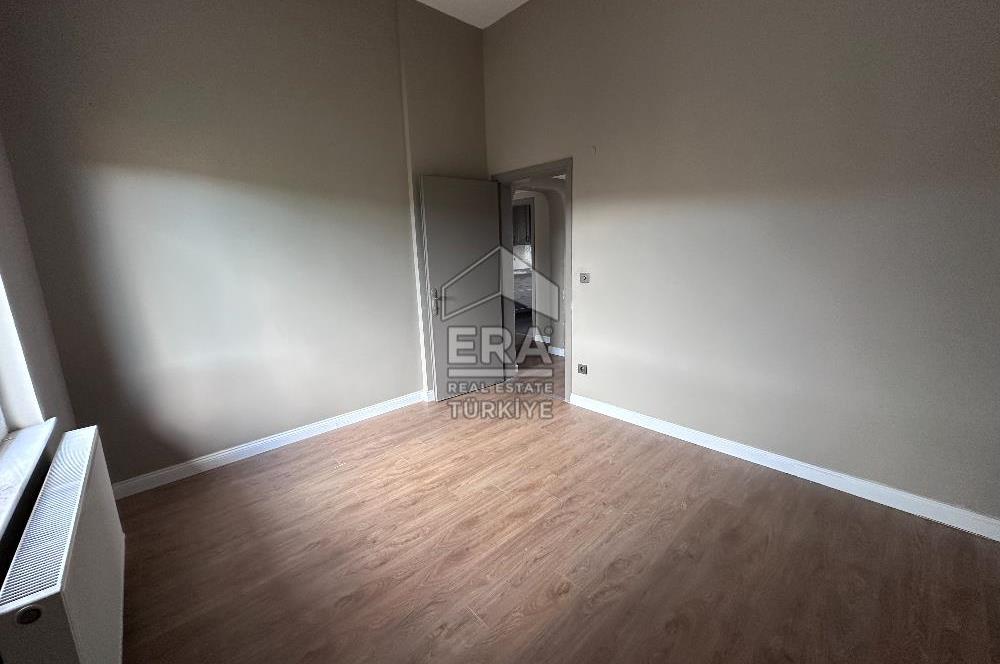 Zekeriyaköy Çarşıda Cadde Üzeri 2+1 Kiralık Ofis Dairesi