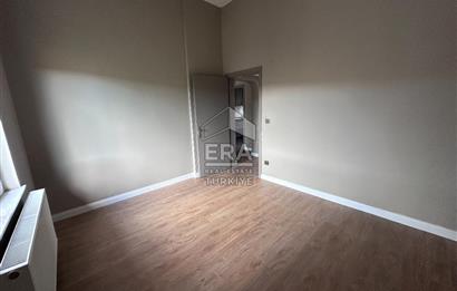 Zekeriyaköy Çarşıda Cadde Üzeri 2+1 Kiralık Ofis Dairesi