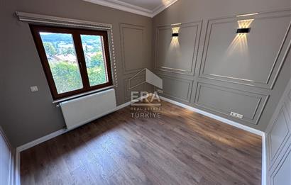 Zekeriyaköy Çarşıda Komple Yenilenmiş 2+1 Ofis Dairesi