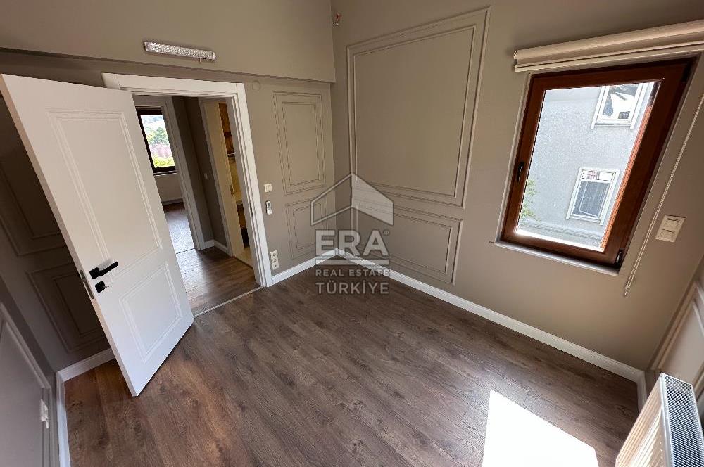 Zekeriyaköy Çarşıda Komple Yenilenmiş 2+1 Ofis Dairesi