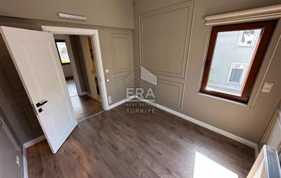 Zekeriyaköy Çarşıda Komple Yenilenmiş 2+1 Ofis Dairesi
