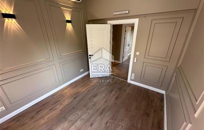Zekeriyaköy Çarşıda Komple Yenilenmiş 2+1 Ofis Dairesi