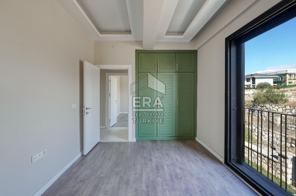 İzmir Villakent Müstakil Havuzlu 5+2 Lüks Villa 