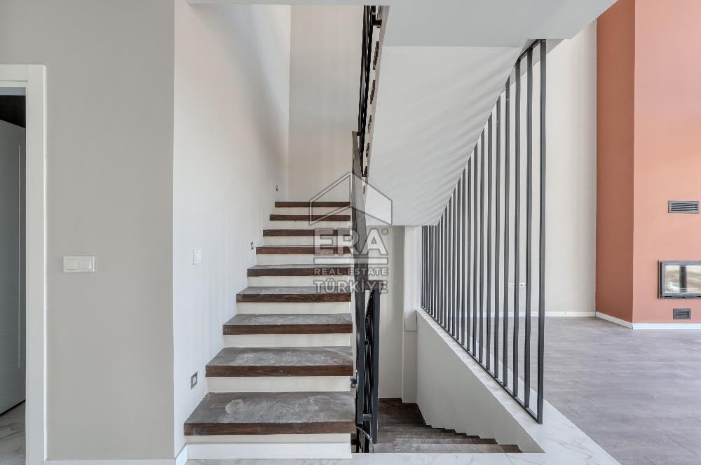 İzmir Villakent Müstakil Havuzlu 5+2 Lüks Villa 