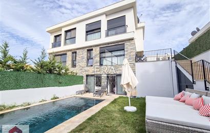 Alaçatıya Komşu Reisderede Modern Yaşam Havuzlu Villa