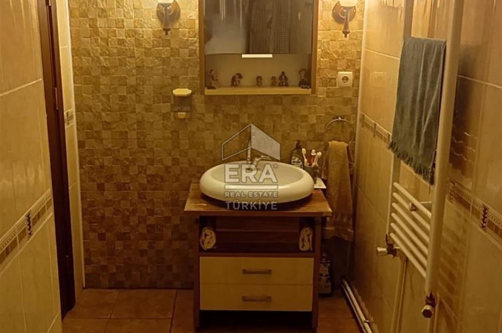 SATILIK SAZLIDERE'DE 2232 M2 MÜSTAKİL EV VE GENİŞ ARSA