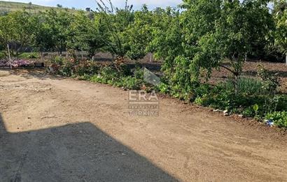 SATILIK SAZLIDERE'DE 2232 M2 MÜSTAKİL EV VE GENİŞ ARSA