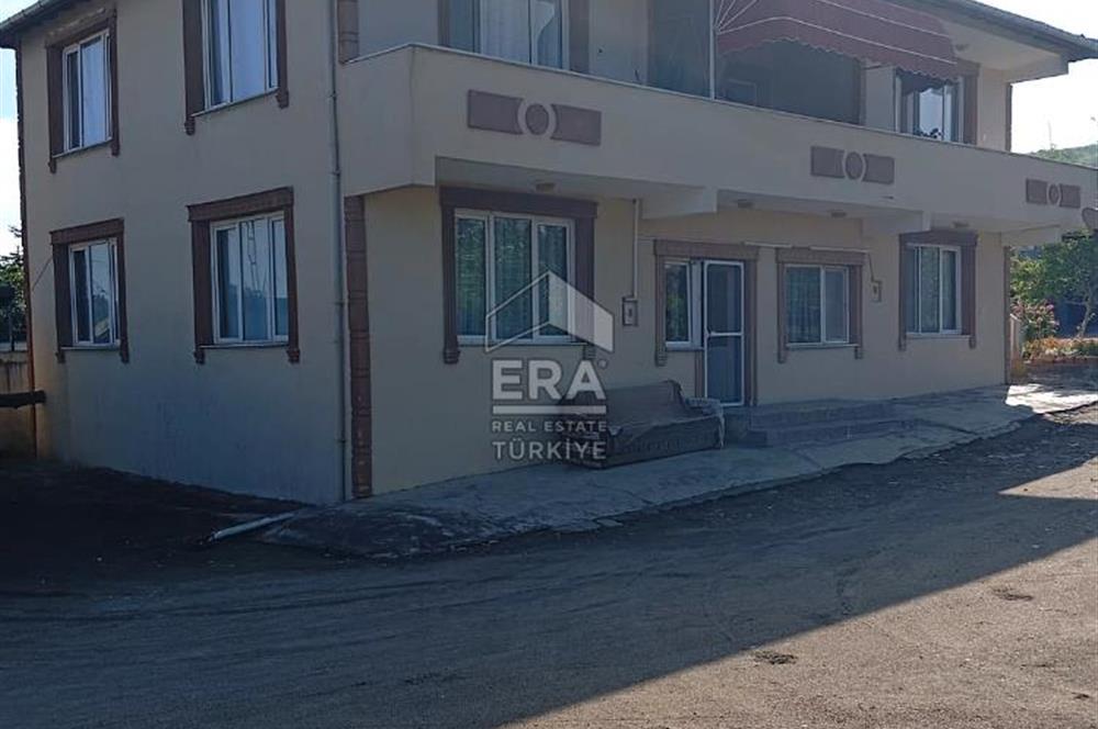SATILIK SAZLIDERE'DE 2232 M2 MÜSTAKİL EV VE GENİŞ ARSA