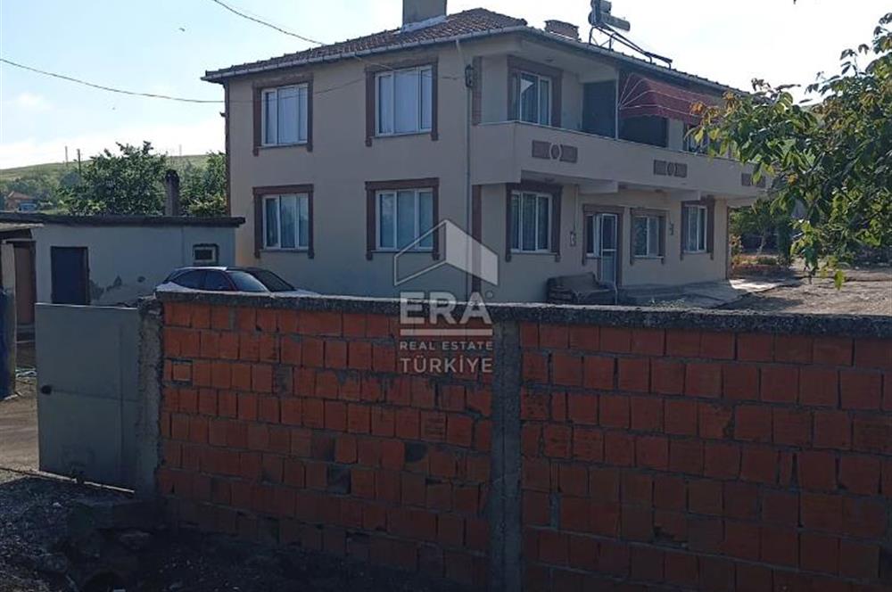 SATILIK SAZLIDERE'DE 2232 M2 MÜSTAKİL EV VE GENİŞ ARSA