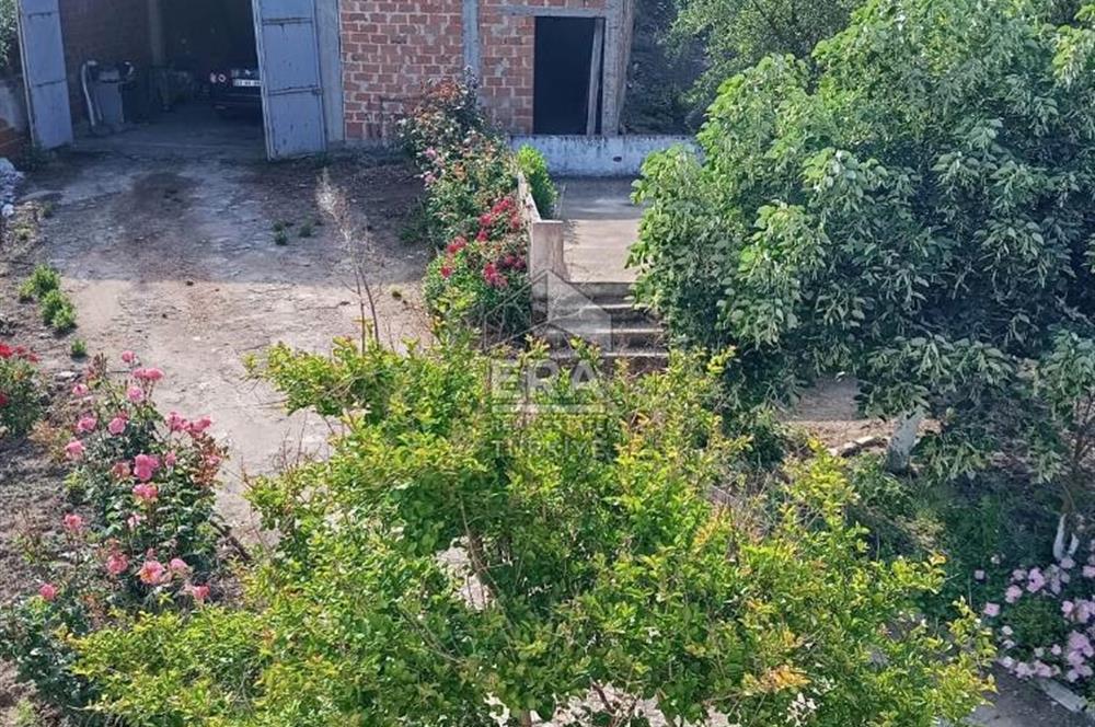 SATILIK SAZLIDERE'DE 2232 M2 MÜSTAKİL EV VE GENİŞ ARSA