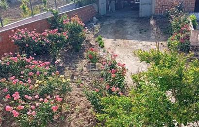 SATILIK SAZLIDERE'DE 2232 M2 MÜSTAKİL EV VE GENİŞ ARSA