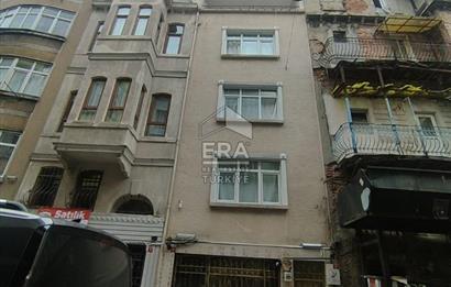 BEYOĞLU TAKSİMDE APART KİRACILI SATILIK BİNA