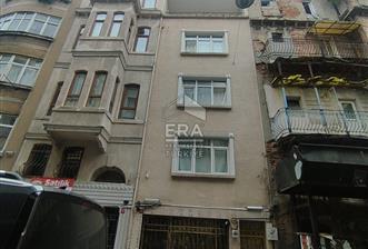 BEYOĞLU TAKSİMDE APART KİRACILI SATILIK BİNA