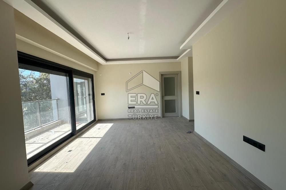 Bayraklı Manavkuyu Cadde Üzeri Yeni Bina 3+1 Satılık Daire