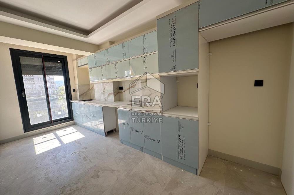Bayraklı Manavkuyu Cadde Üzeri Yeni Bina 3+1 Satılık Daire