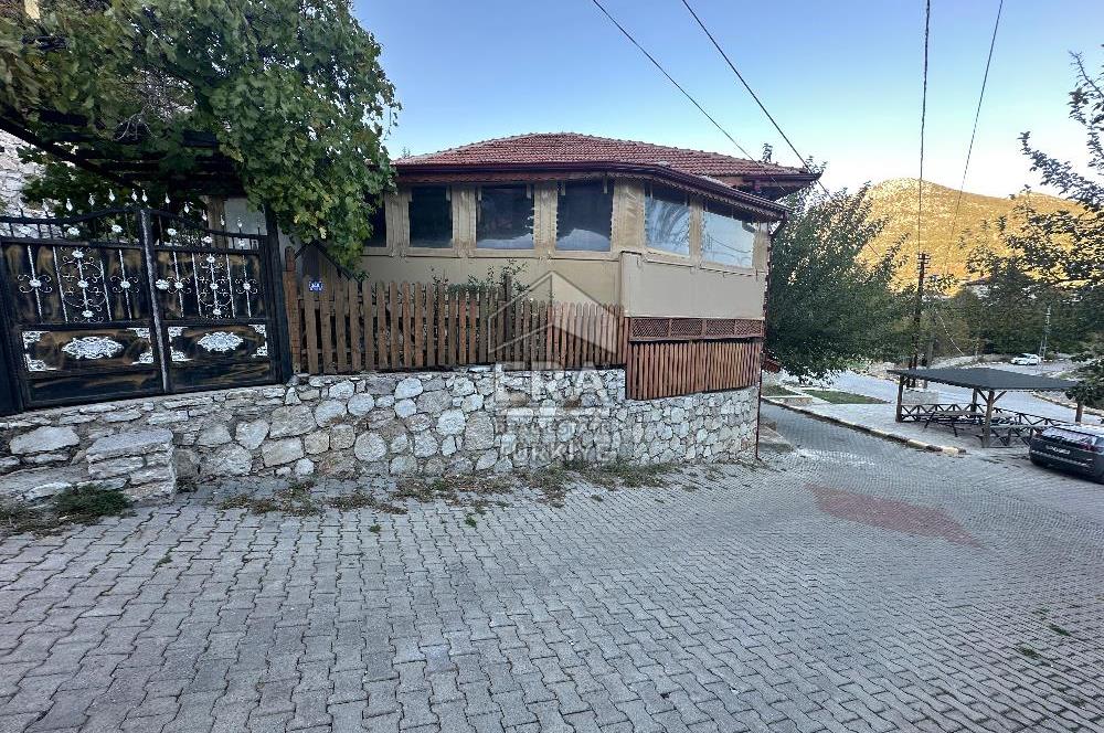 ANTALYA İBRADI MERKEZDE SATILIK DÜĞMELİ EV ve ARSA