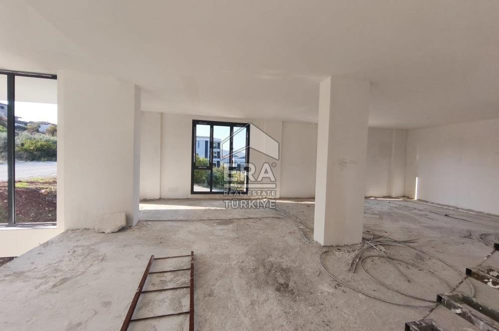 Saruhanda Satılık 6+1 Lüks Tripleks Villa