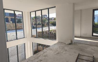 Saruhanda Satılık 6+1 Lüks Tripleks Villa