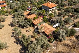 DATÇA OVABÜKÜ’NDE SATILIK 751 m2 ARSA PAYLI 4 ADET BUNGALOV EV