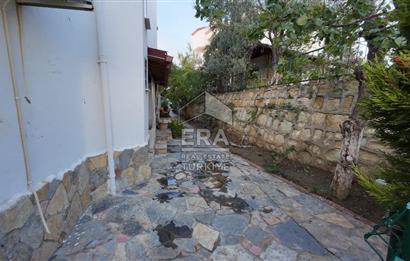 ERA Angel'dan Pelitköy'de Havuzlu Sitede Deniz Manzaralı Villa