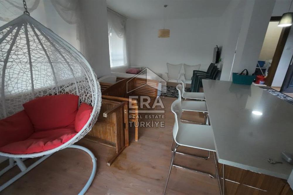 ERA Angel'dan Pelitköy'de Havuzlu Sitede Deniz Manzaralı Villa